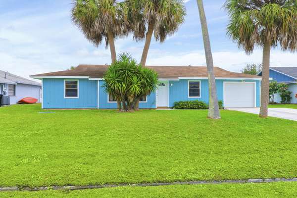 2351 SE Stargrass ST, Port Saint Lucie, FL 34984