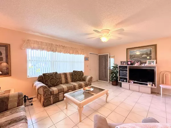 Boynton Beach, FL 33435,580 Horizons W 105