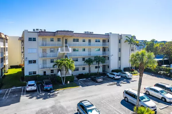 Boynton Beach, FL 33435,646 Snug Harbor DR H405