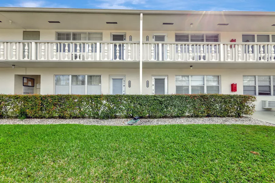 202 Kent L, West Palm Beach, FL 33417