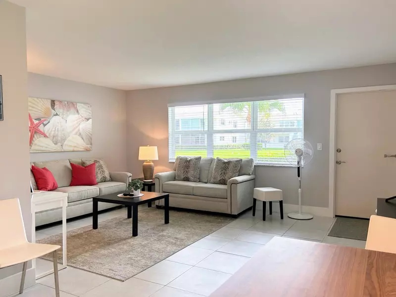 660 Horizons W 105, Boynton Beach, FL 33435