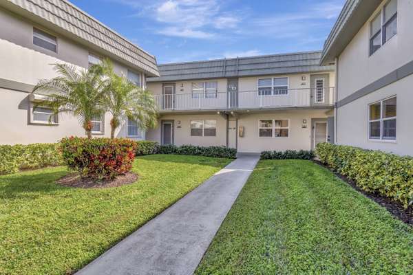 Delray Beach, FL 33484,389 Flanders I