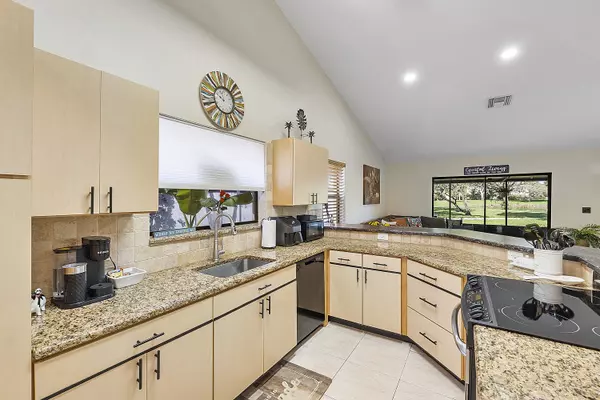 Boynton Beach, FL 33436,65 Willow CIR