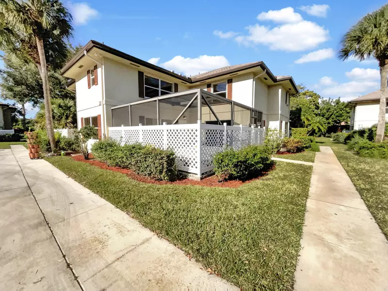 20 Bedford CT C, Royal Palm Beach, FL 33411