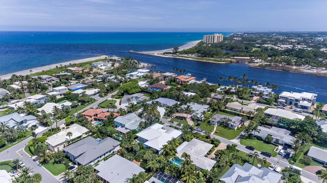 170 Beacon LN, Jupiter Inlet Colony, FL 33469