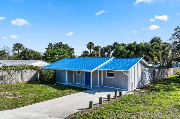 2495 NE Hickory AVE,  Jensen Beach,  FL 34957