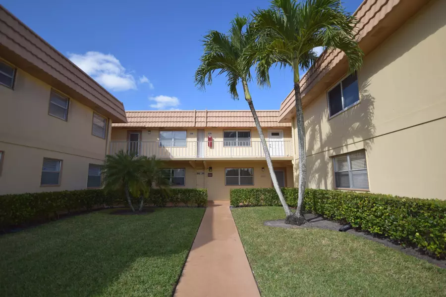 235 E Saxony, Delray Beach, FL 33446