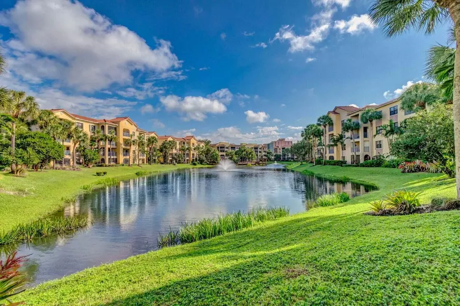 300 Uno Lago DR 101, Juno Beach, FL 33408