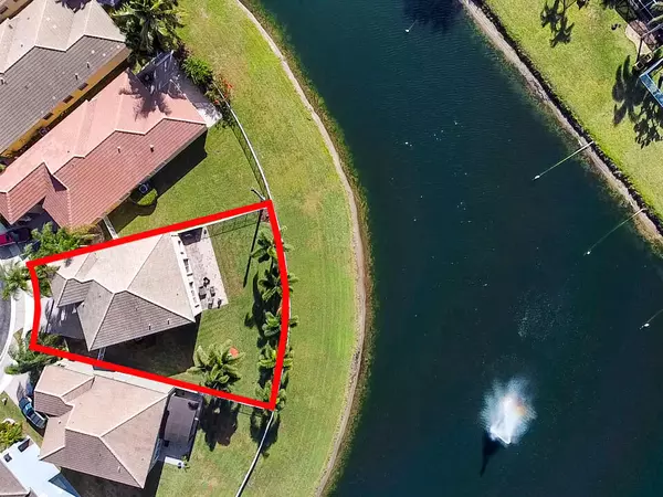 Lake Worth, FL 33463,6869 Carolyn WAY