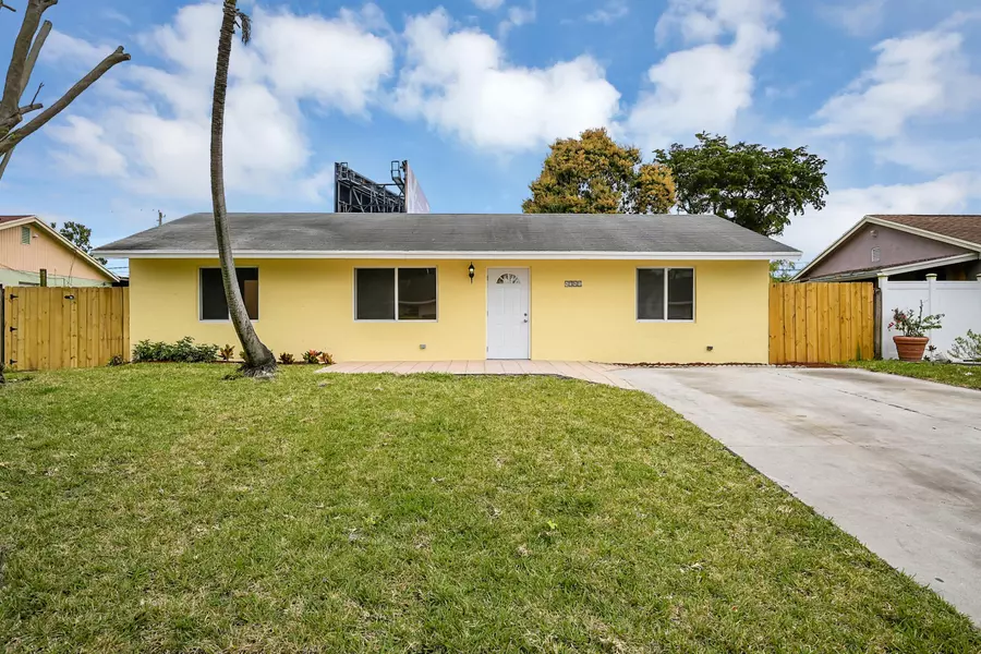 4341 Weymouth ST, Lake Worth, FL 33461