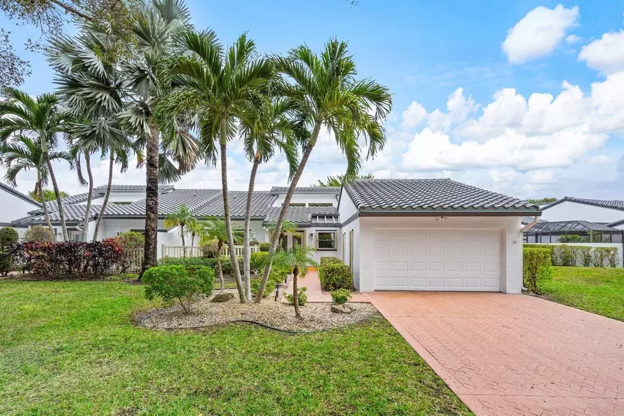 53 Hampshire LN, Boynton Beach, FL 33436