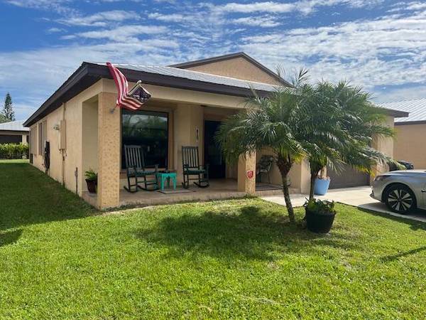 8 Grande Vista WAY, Port Saint Lucie, FL 34952