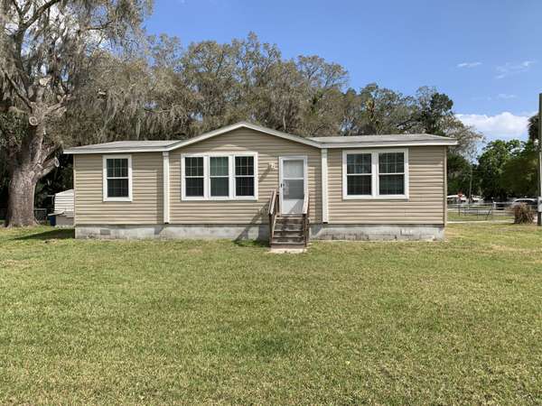 411 SE 12th AVE,  Okeechobee,  FL 34974