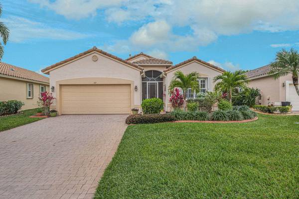 312 NW Shoreline CIR, Port Saint Lucie, FL 34986