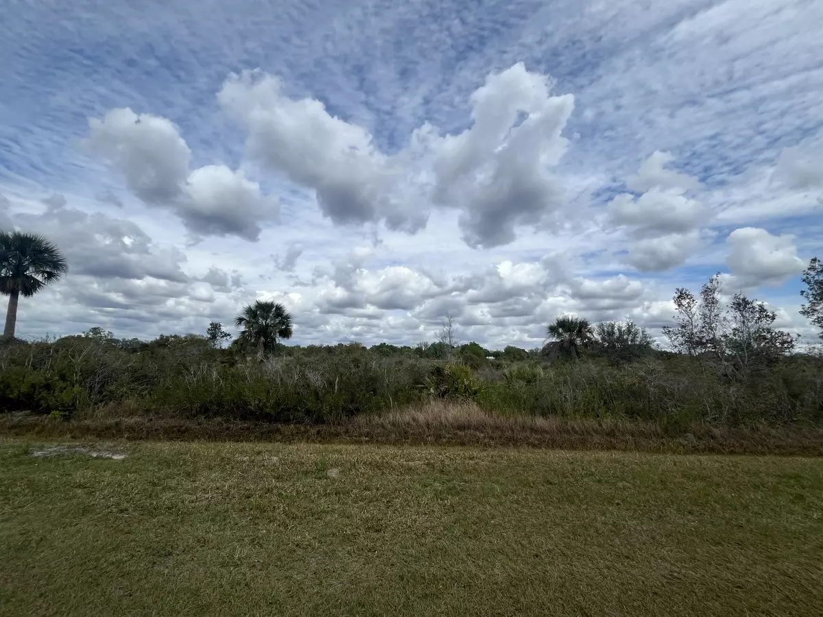 Okeechobee, FL 34972,18073 NW 276th ST