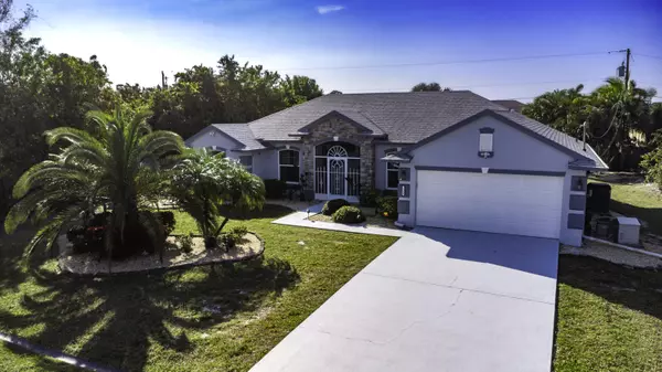 1580 SW Santander AVE, Port Saint Lucie, FL 34953