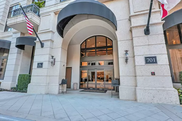 West Palm Beach, FL 33401,701 S Olive AVE 911