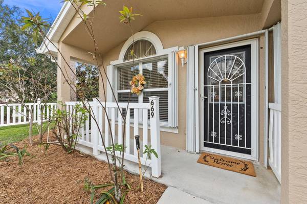 Port Saint Lucie, FL 34986,669 NW San Remo CIR