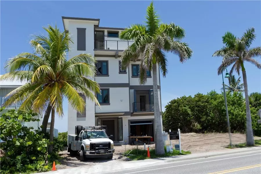 422 S Ocean DR, Hutchinson Island, FL 34949