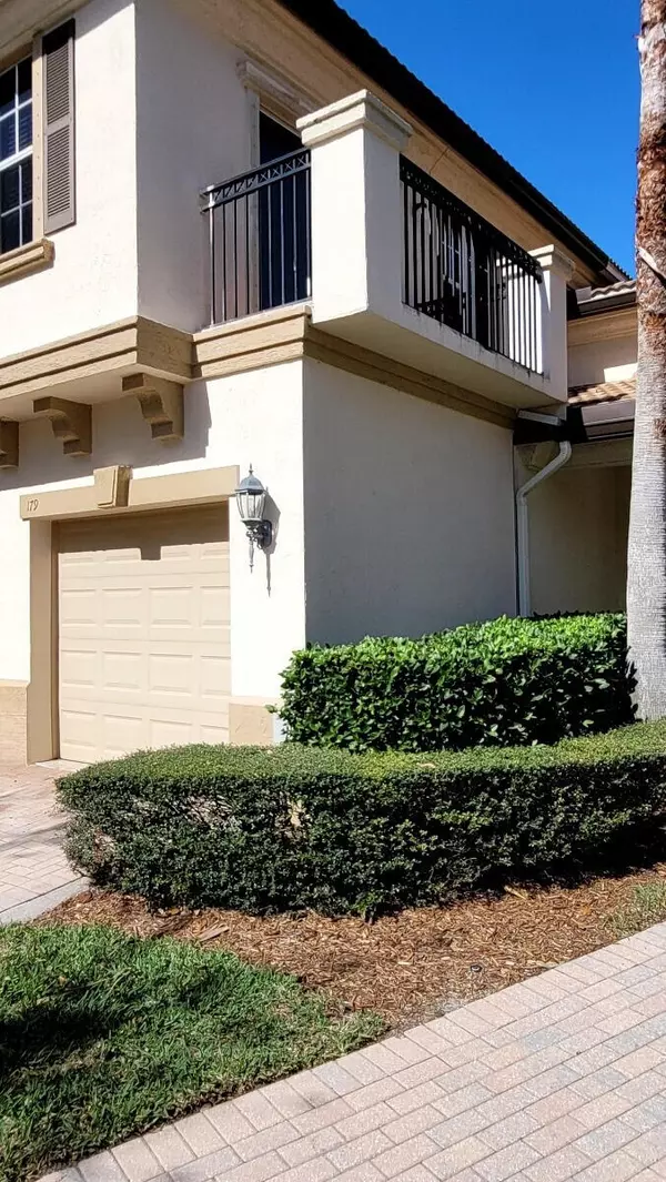 Palm Beach Gardens, FL 33410,179 Evergrene Pkwy 14a