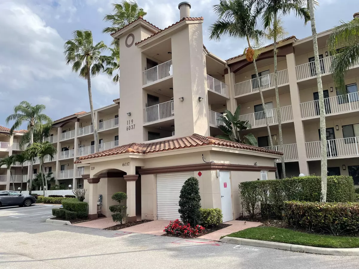 Delray Beach, FL 33484,6037 Pointe Regal CIR 205