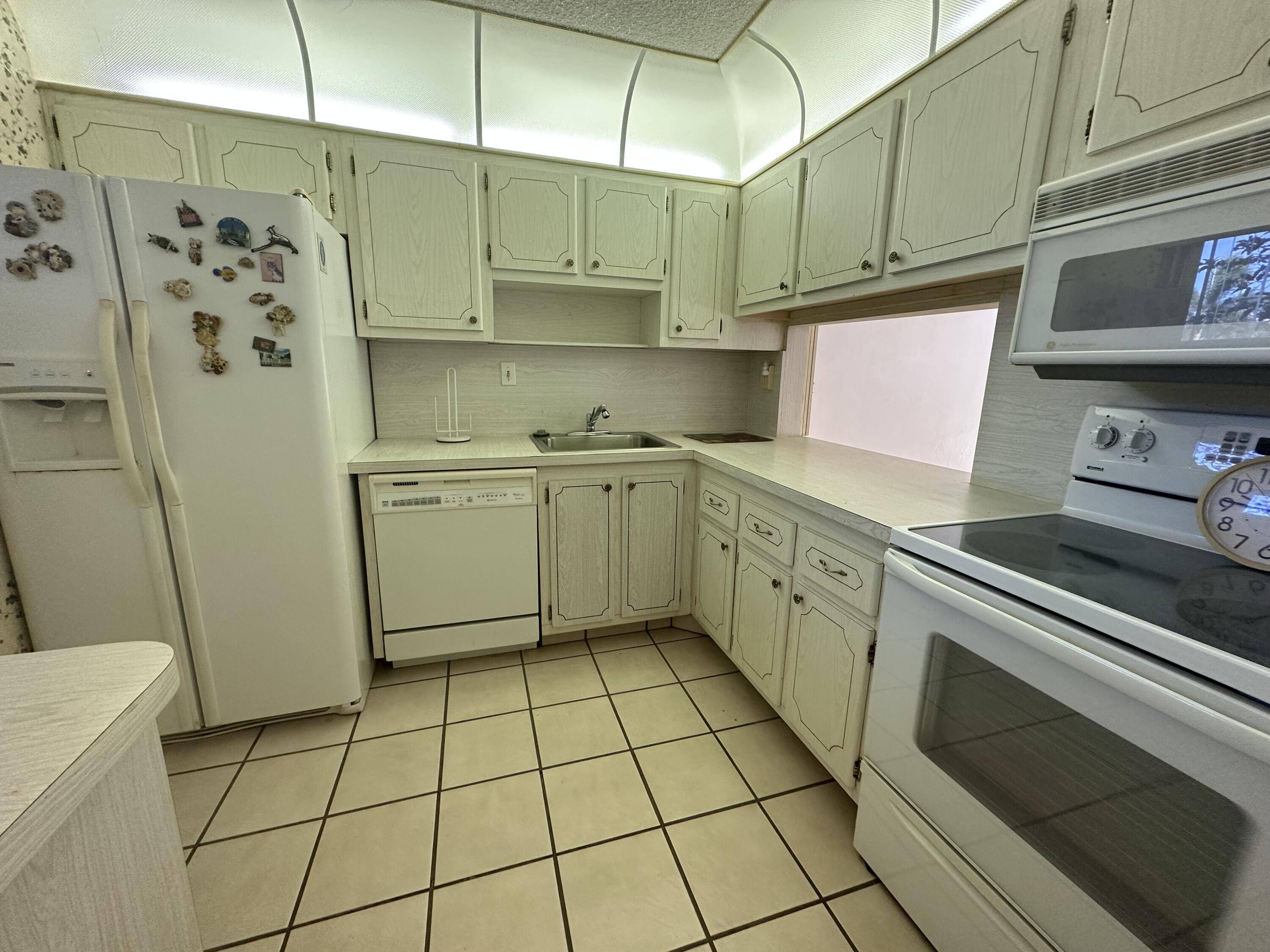 Lake Worth, FL 33461,2682 S Garden DR 103