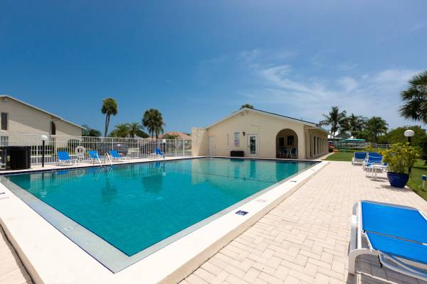 Vero Beach, FL 32960,1815 Robalo DR 207c