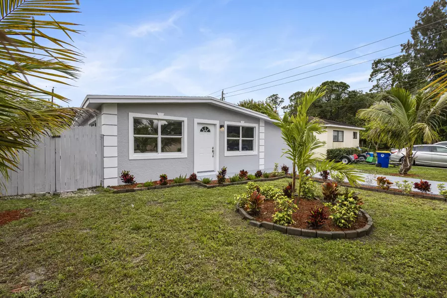 3060 SE Fairmont ST, Stuart, FL 34997