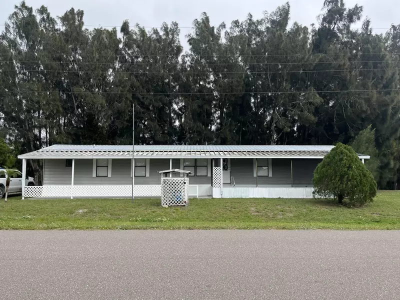 5958 SE 94th TRL, Okeechobee, FL 34974