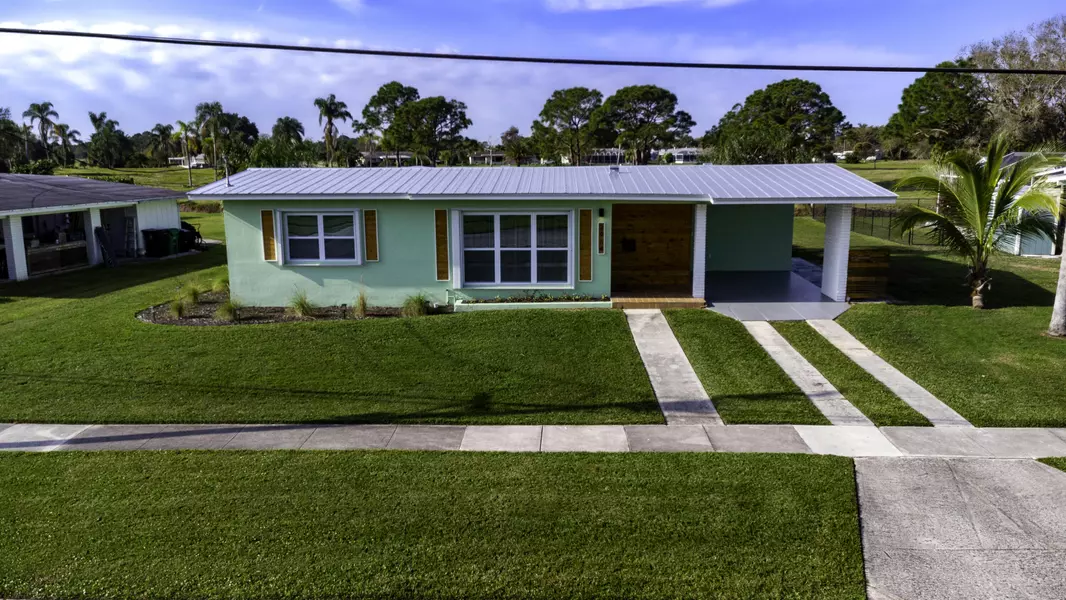 2964 SE Treasure Island RD, Port Saint Lucie, FL 34952