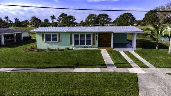 2964 SE Treasure Island RD,  Port Saint Lucie,  FL 34952