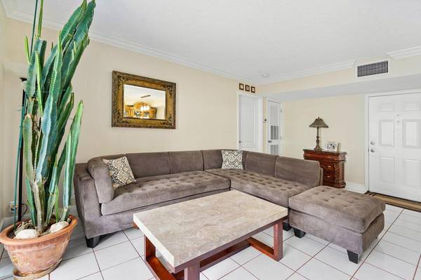 5910 Morningstar CIR 305, Delray Beach, FL 33484