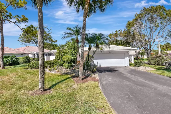 13 E Glens DR, Boynton Beach, FL 33436