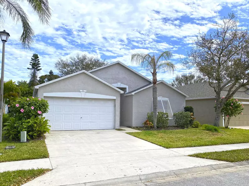 971 E 13th SQ, Vero Beach, FL 32960