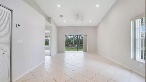 Boynton Beach, FL 33472,8602 Logia CIR