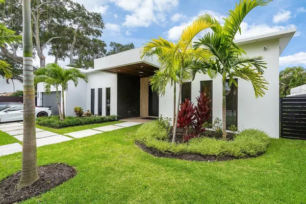 Fort Lauderdale, FL 33301,713 SE 7th ST