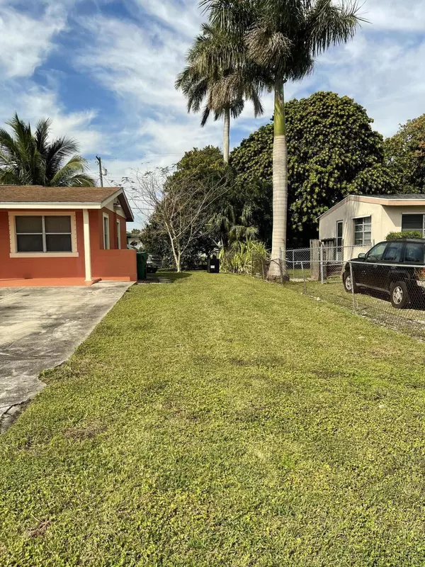 South Bay, FL 33493,130 SW 5th AVE