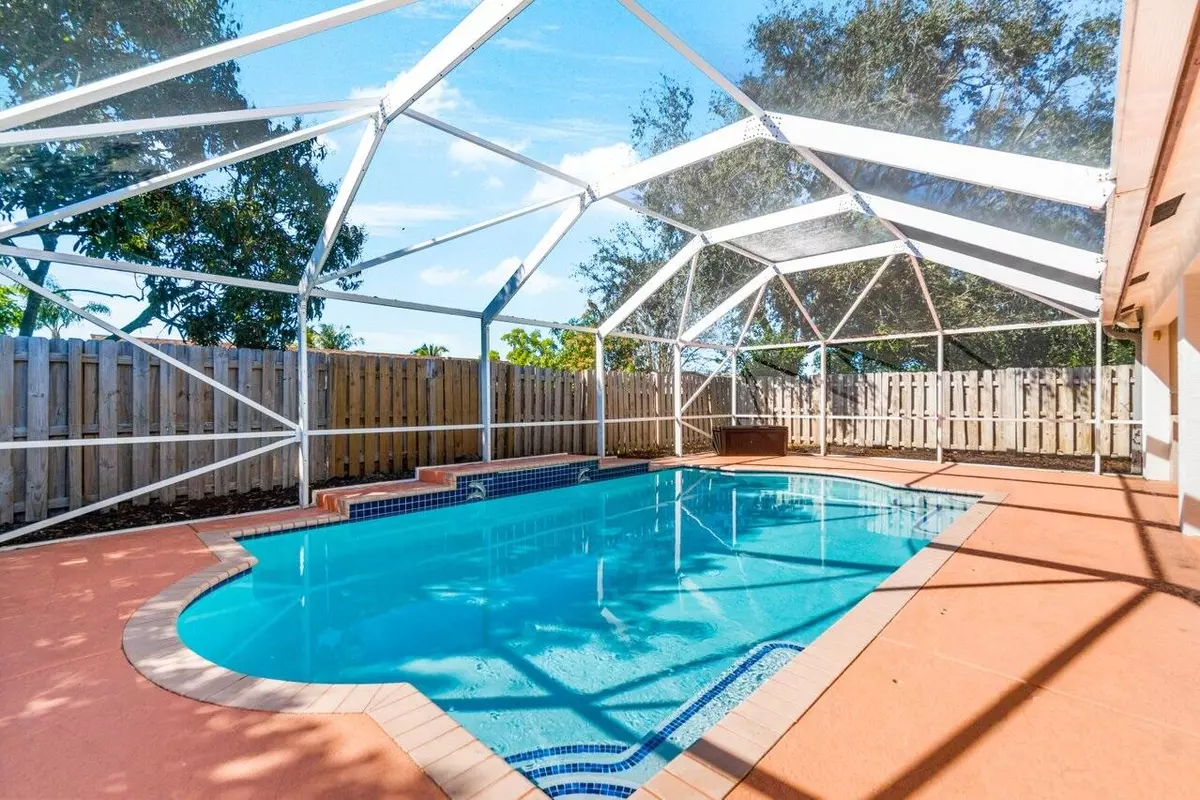 West Palm Beach, FL 33417,1046 Park Hill DR