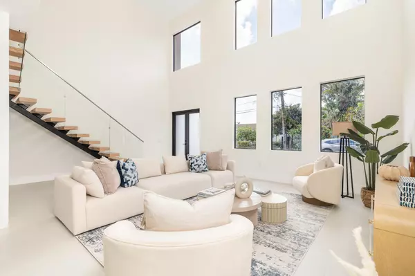 West Palm Beach, FL 33407,363 31st CT