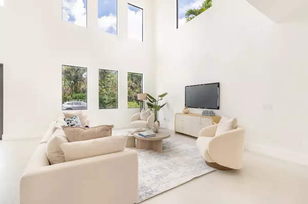 West Palm Beach, FL 33407,363 31st CT