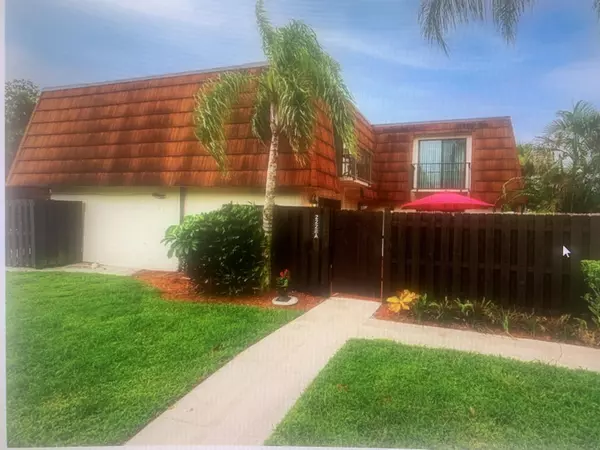 2228 White Pine CIR A,  Greenacres,  FL 33415