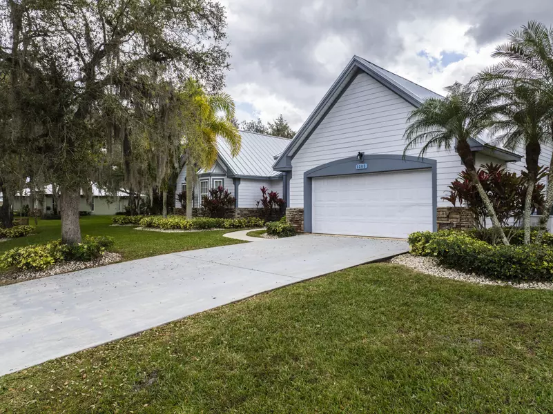 2205 Winding Creek LN, Fort Pierce, FL 34981