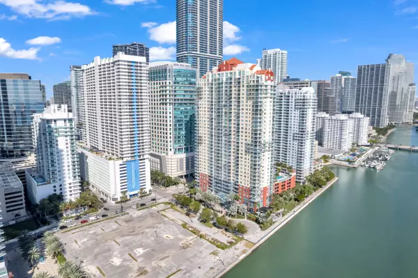 Miami, FL 33131,1200 Brickell Bay DR 3215