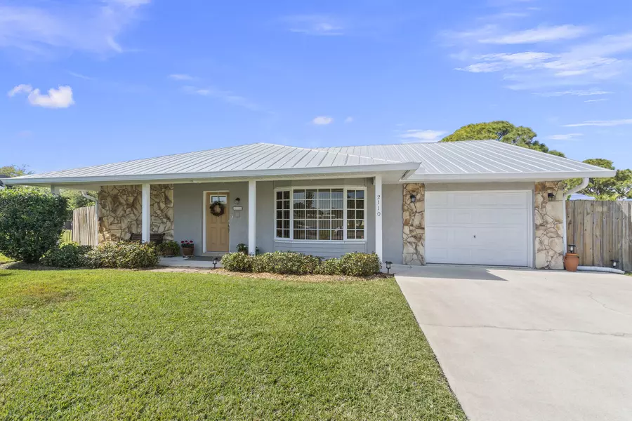 2110 SE SE Carnation RD, Port Saint Lucie, FL 34952