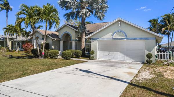 Port Saint Lucie, FL 34984,341 SE Whitmore DR