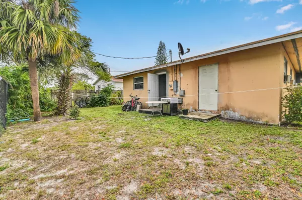 Riviera Beach, FL 33404,1036 W 31st ST