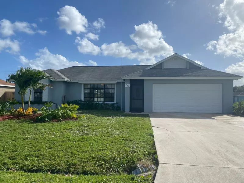 272 SW Fairchild AVE, Port Saint Lucie, FL 34984