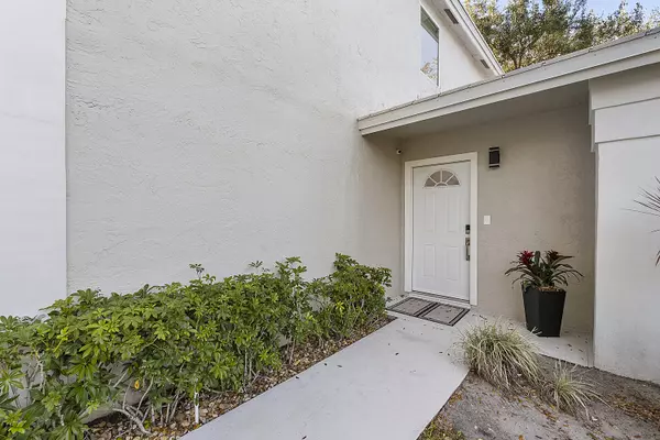 Plantation, FL 33324,9945 NW 2nd CT