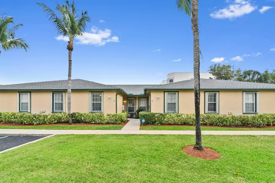 3162 Via Poinciana 5, Lake Worth, FL 33467