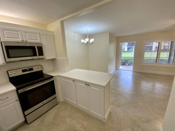 Greenacres, FL 33463,233 Pine Hov CIR C-1